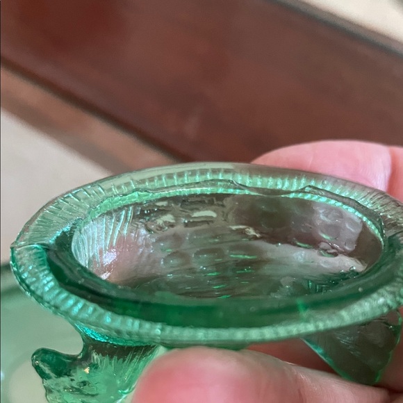 White and Green Glass Hen mini salt cellars - Picture 3 of 5